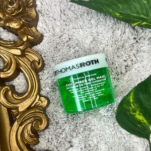 NEW Peter Thomas Roth Cucumber Gel Mask